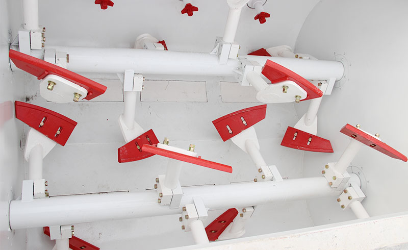 Mixing arm of dry mortar mixer